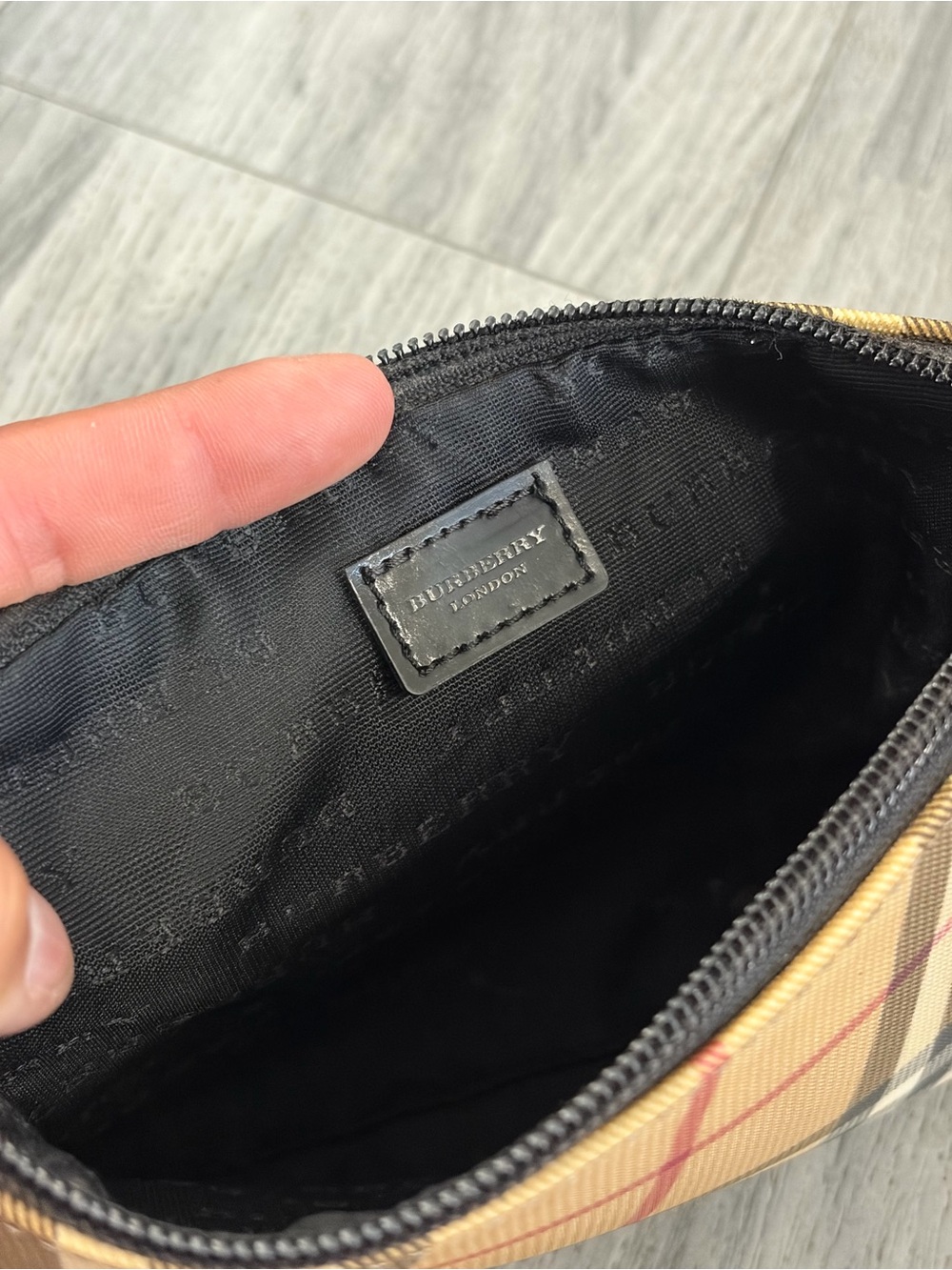Burberry Classic Nova Check Mini Bag in Beige with Black Strap Made in Italy - Picture 9 of 12